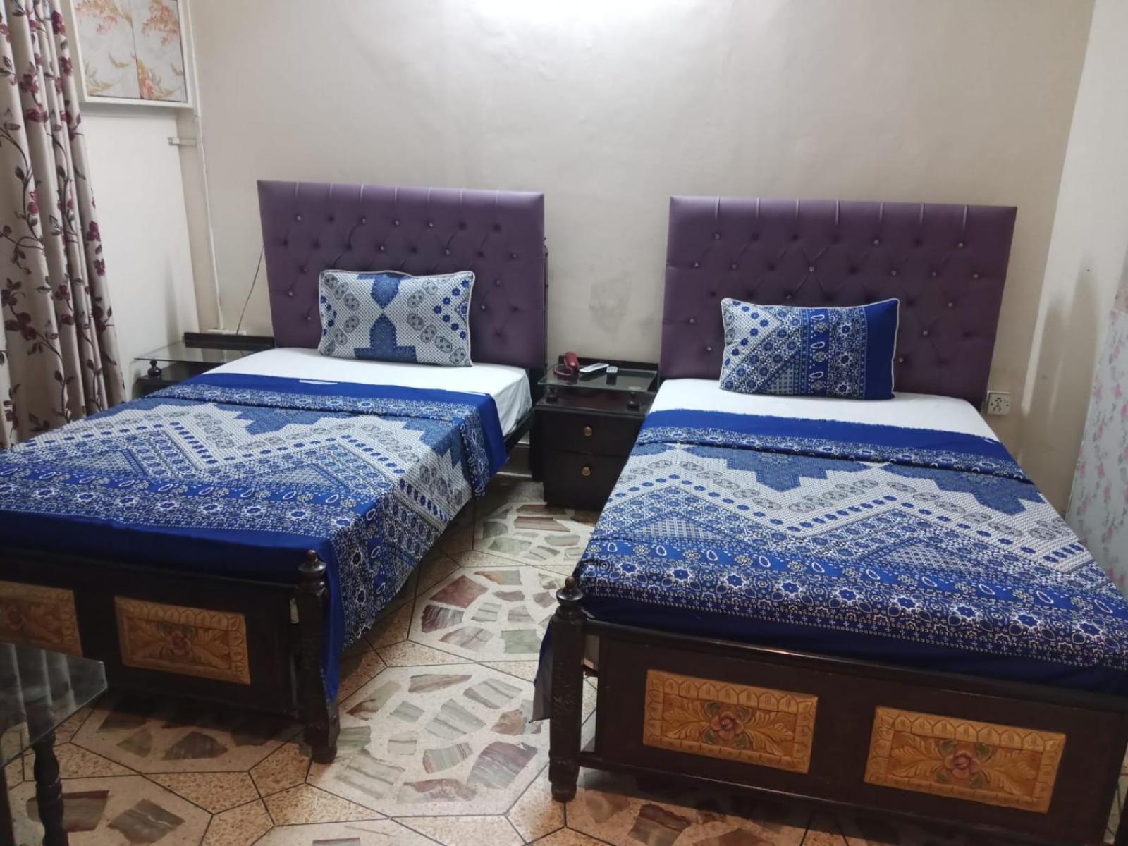 Hotel Clifton Inn Karacsi Kültér fotó