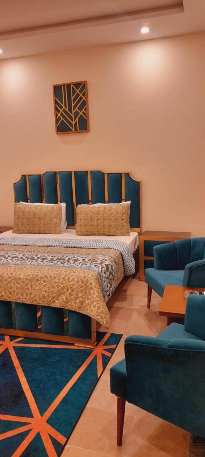 Hotel Clifton Inn Karacsi Kültér fotó